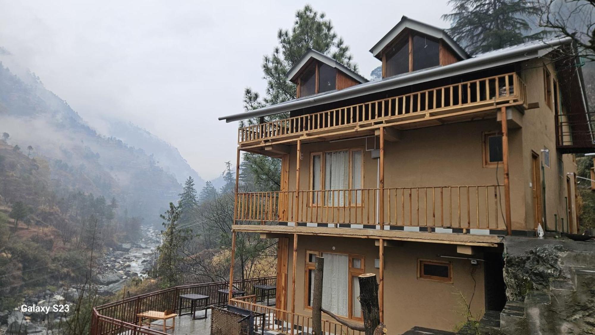 The Fiza Retreat Tirthan Banjār Buitenkant foto